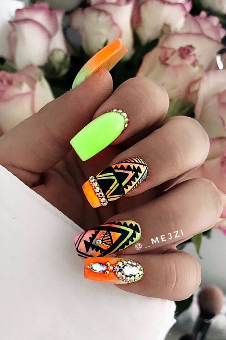 nails-art-design-35-new-free-idea-current-trends-according-to-seasons-in-manicure-2019