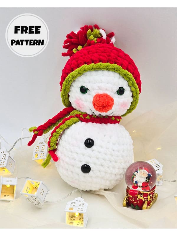 Fluffy crochet snowman plush free amigurumi pattern (2)