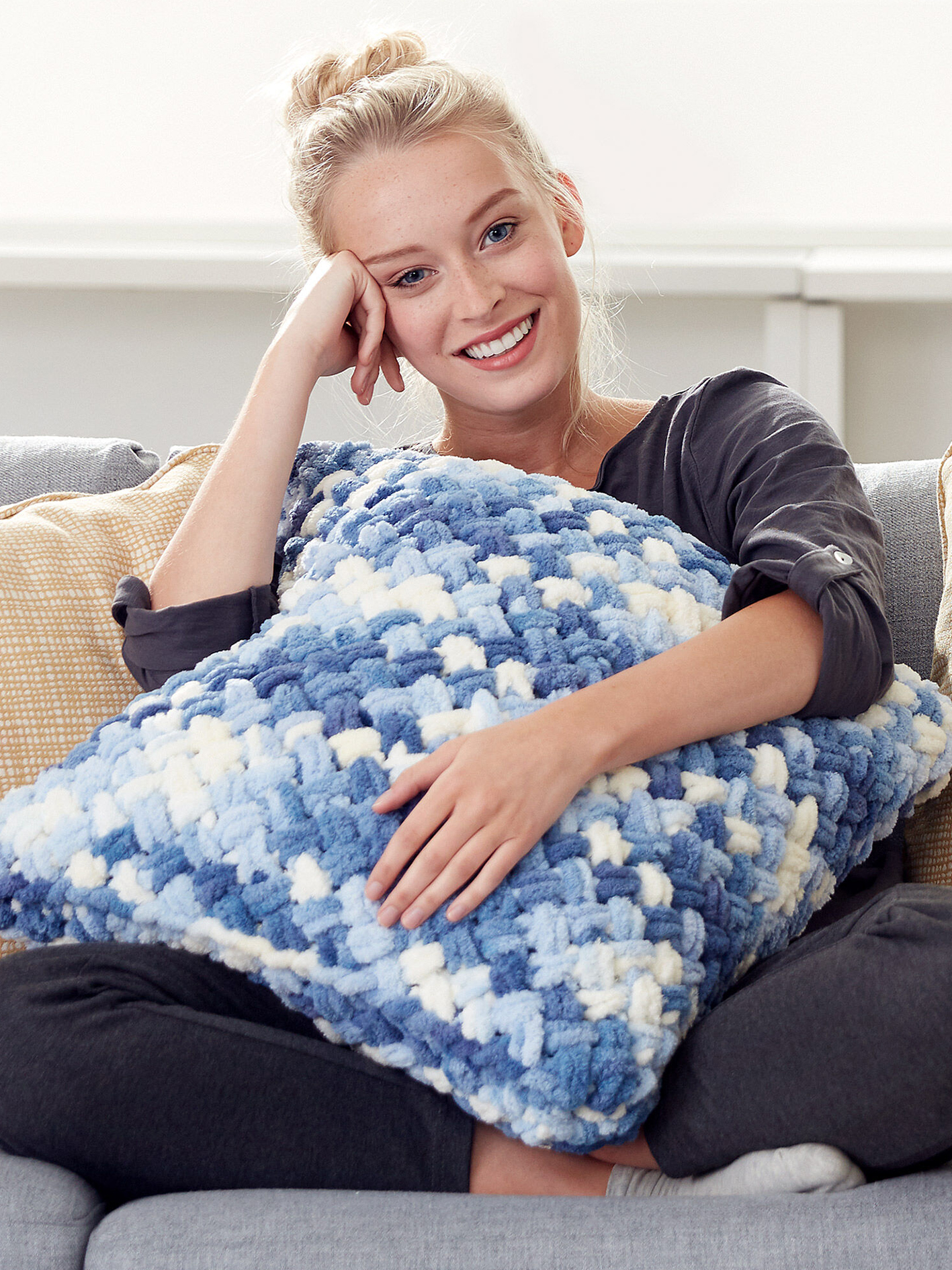 crochet-pillow-you-want-to-make-your-house-so-elegant-30-new-decor-crochet-pillow-ideas-new-2019
