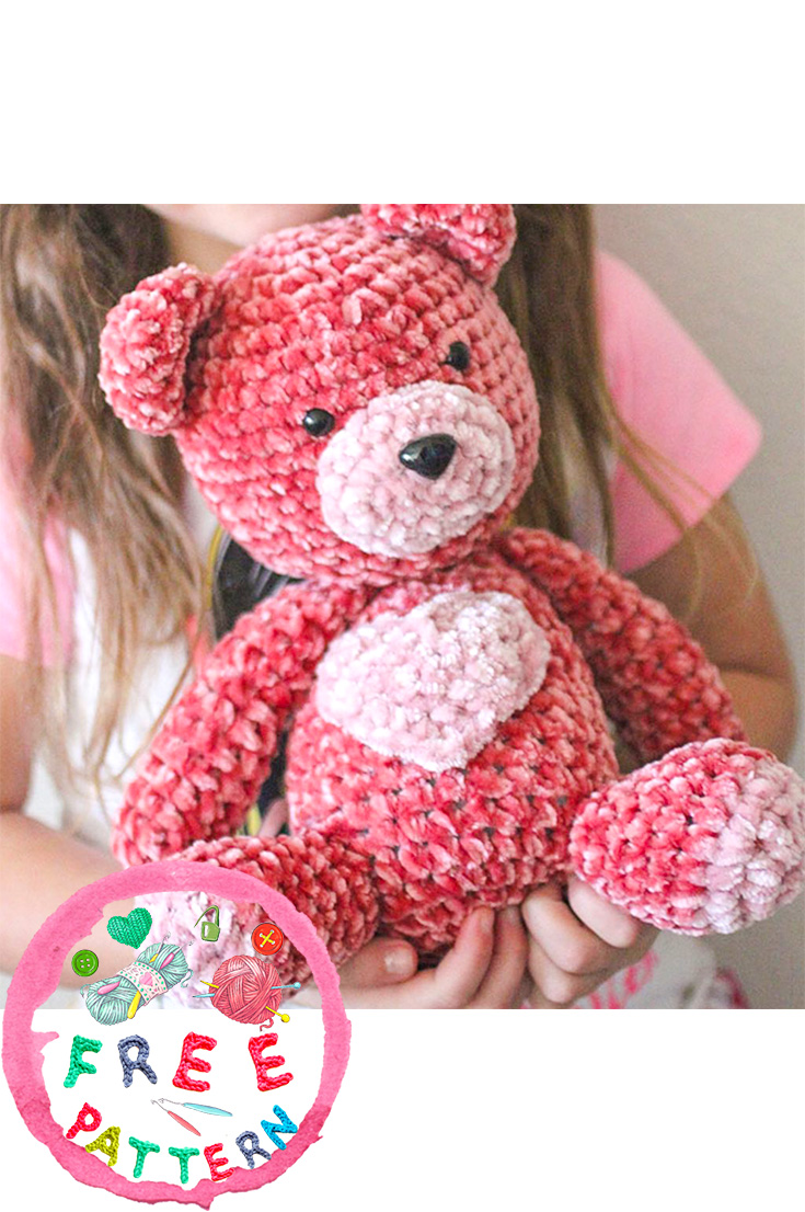 free-knitting-pattern-teddy-bear-in-velvet-2020